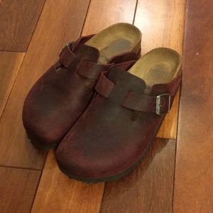 Slide on maroon birkenstocks